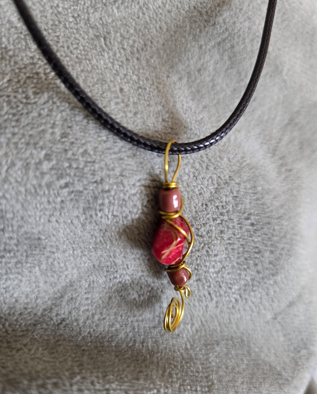 Pendentif Wire Wrapping Bordeaux & Doré