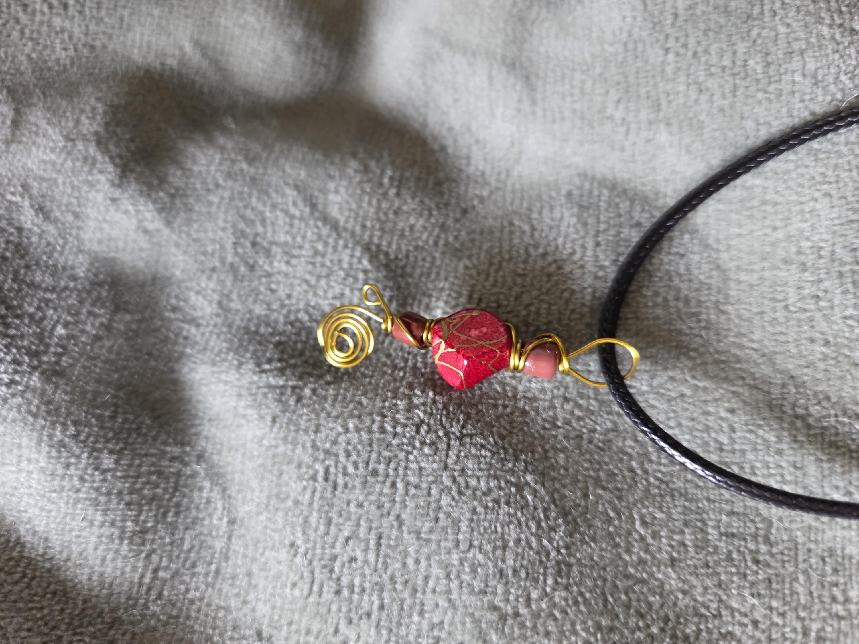 Sublimez votre style avec ce magnifique collier fait main.Chaque pièce est façonnée avec passion pour créer un bijou unique et intemporel.