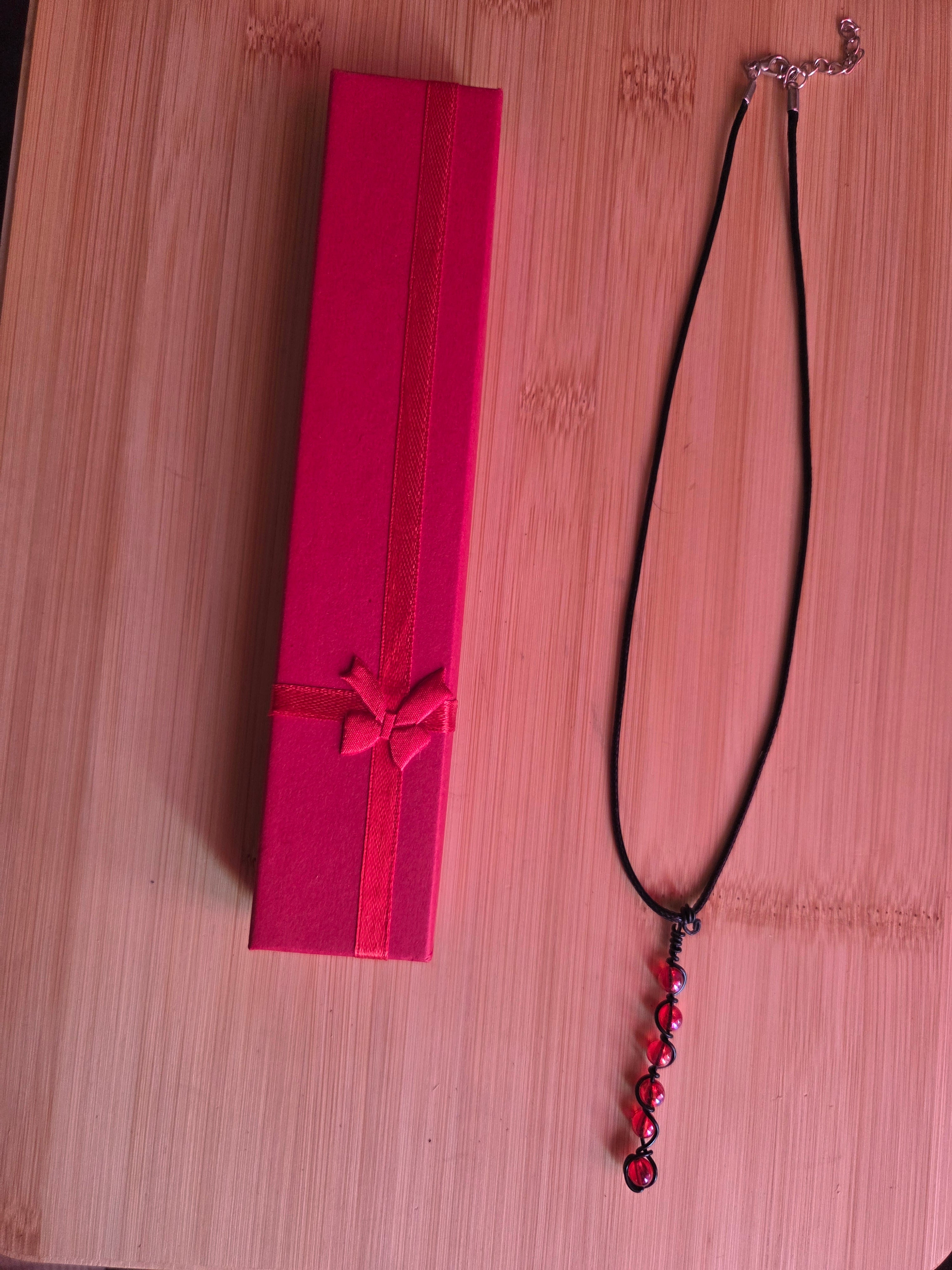 Collier perles rouges fait main