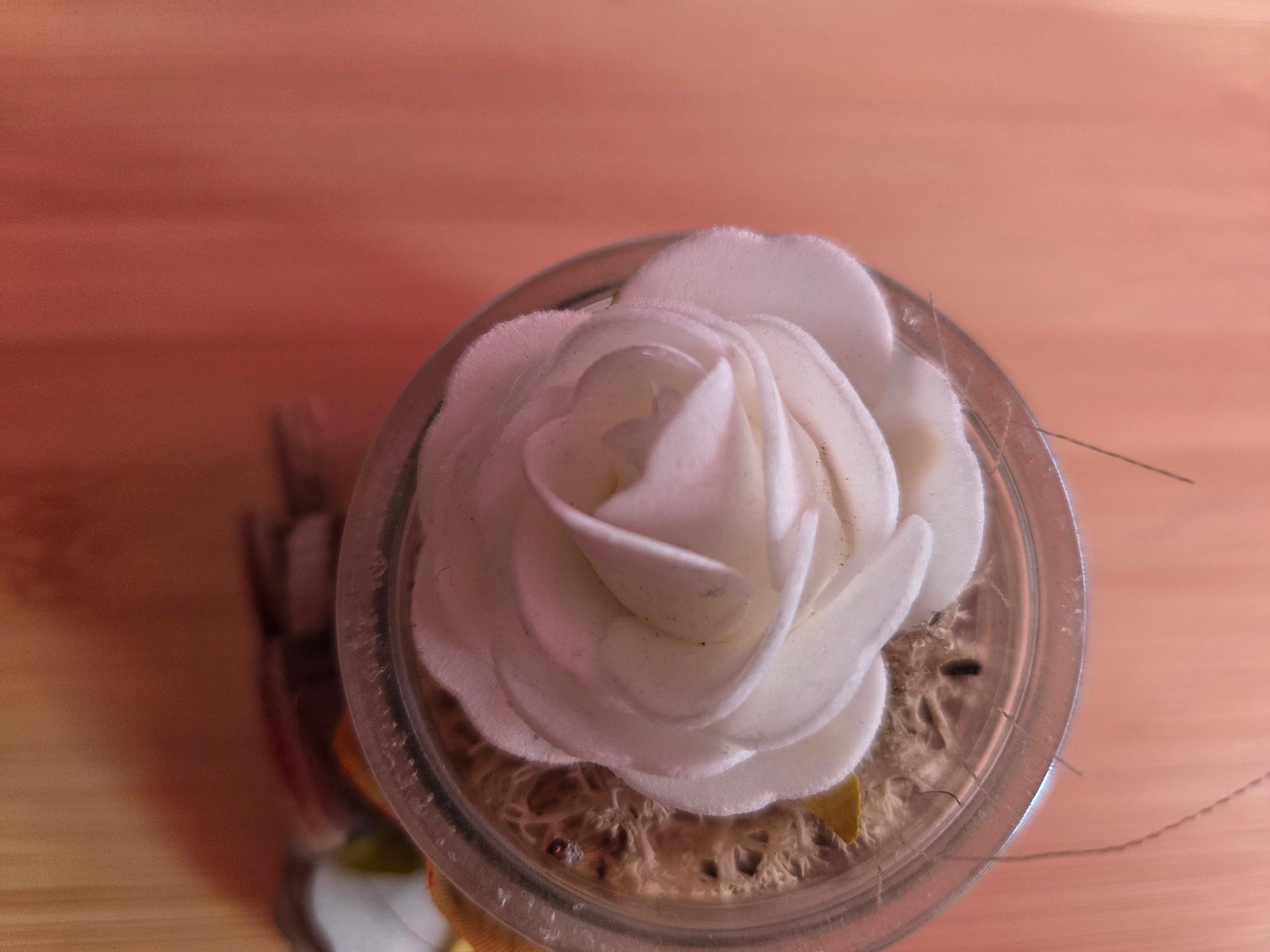 Petit pot en verre décoré fait main