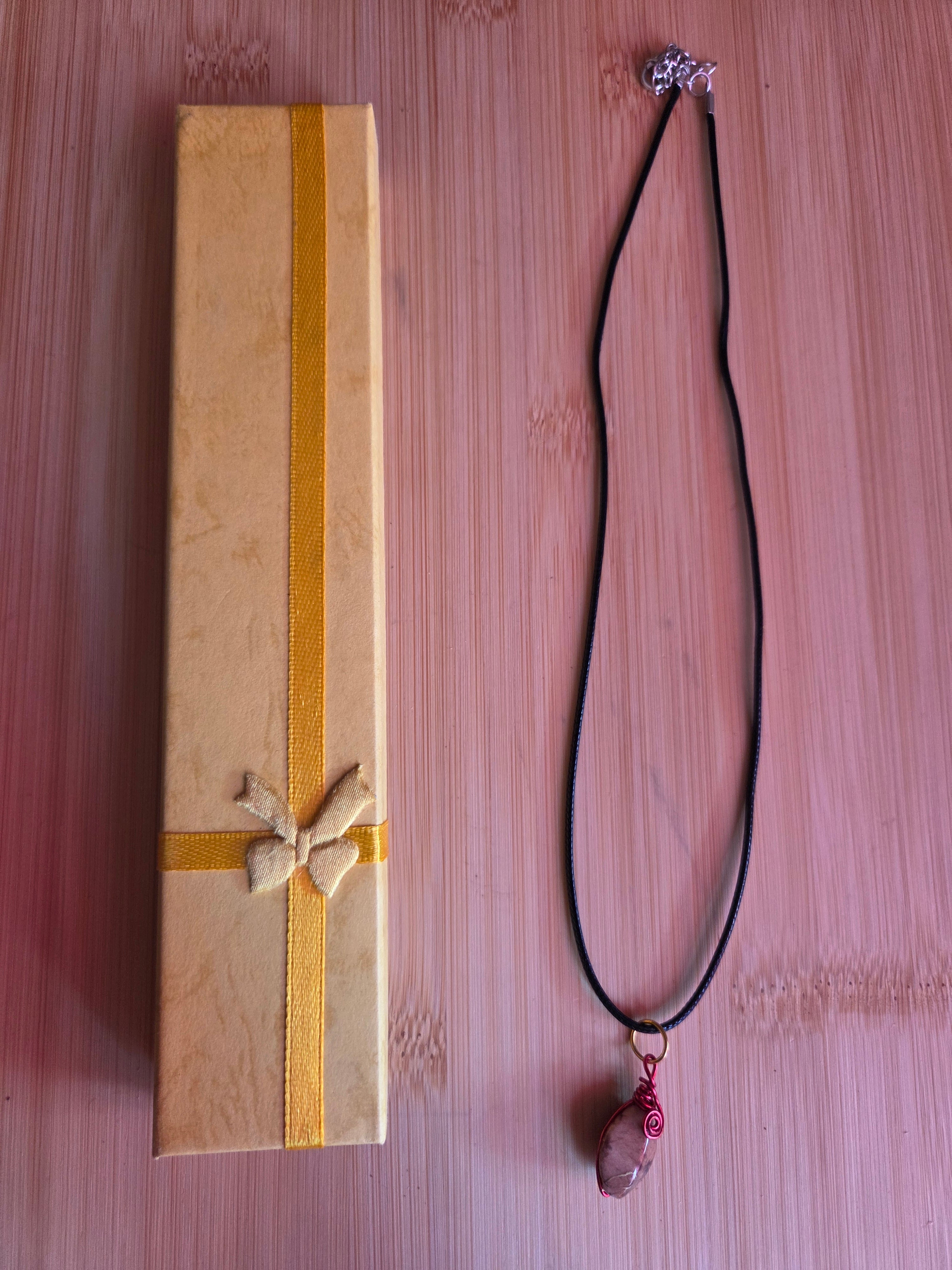 Collier grosse perle et fil métallique fait main